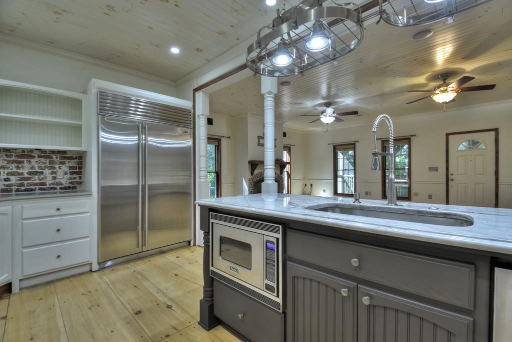 Blue Ridge, Georgia, 30513, United States, 3 Bedrooms Bedrooms, ,4 BathroomsBathrooms,Residential,For Sale,1858948