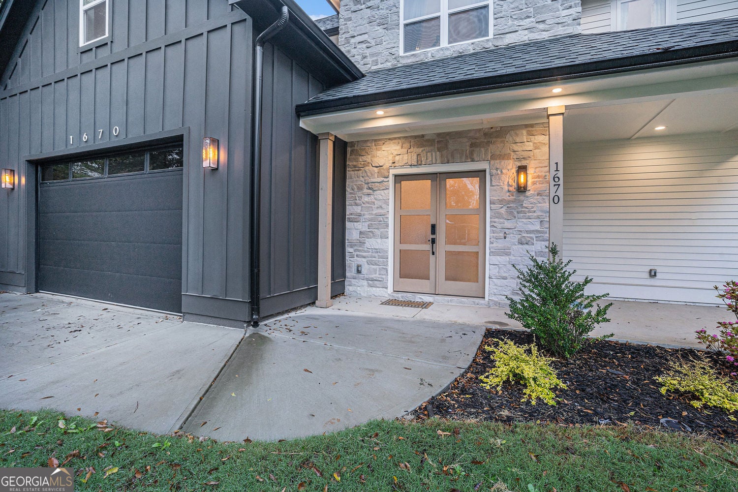 Marietta, Georgia, 30060, United States, 4 Bedrooms Bedrooms, ,4 BathroomsBathrooms,Residential,For Sale,1973518