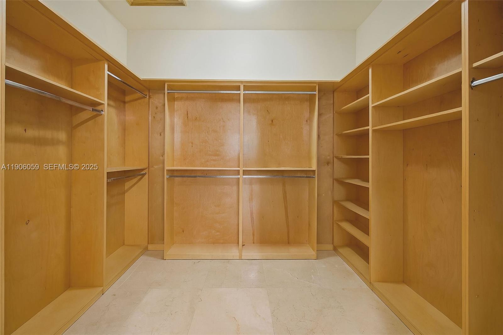 Miami, Florida, 33183, United States, 5 Bedrooms Bedrooms, ,5 BathroomsBathrooms,Residential,For Sale,1998373