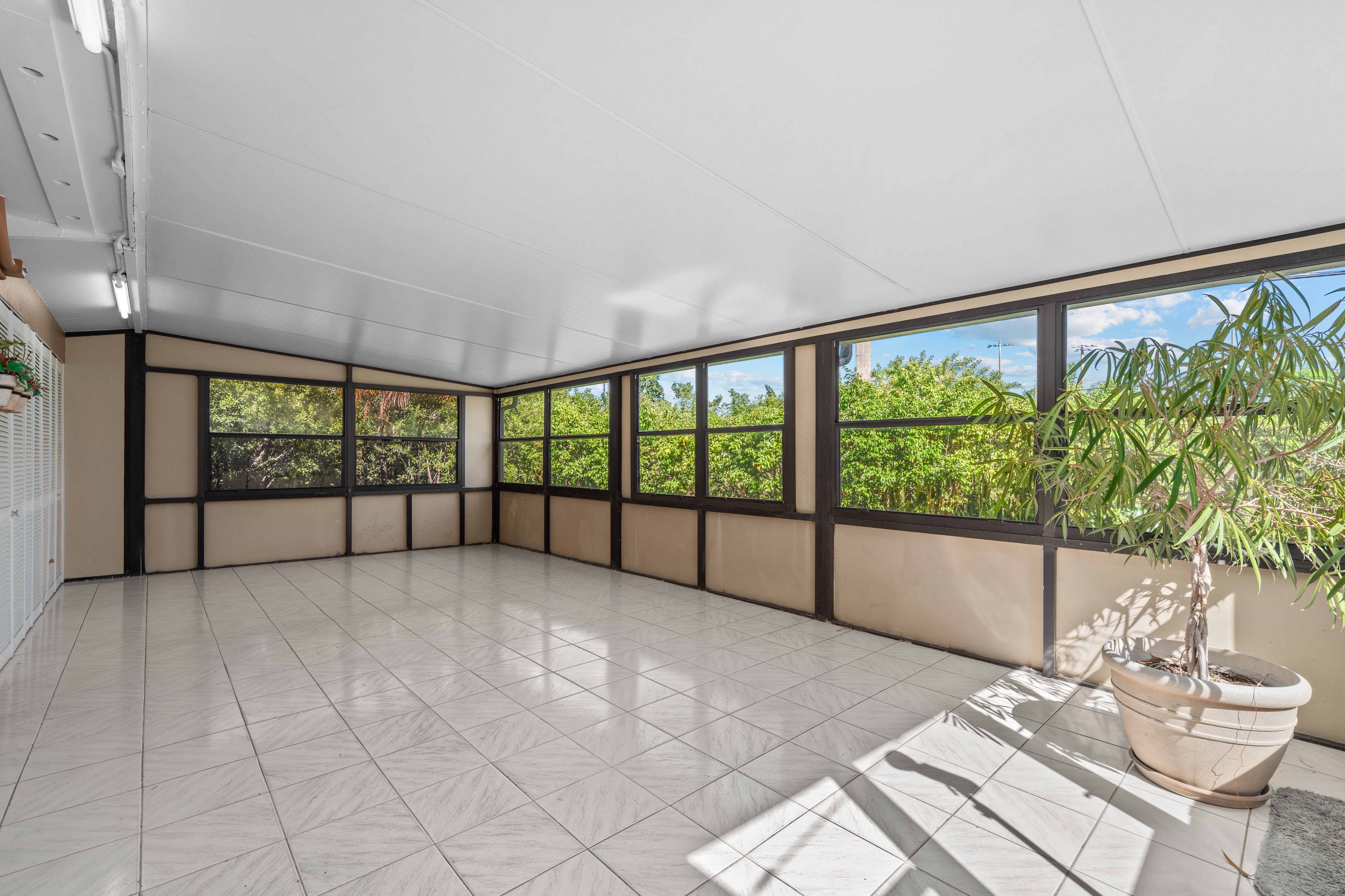  2219 E Pineridge Court, Delray Beach, FL, 33444 - 物件實景