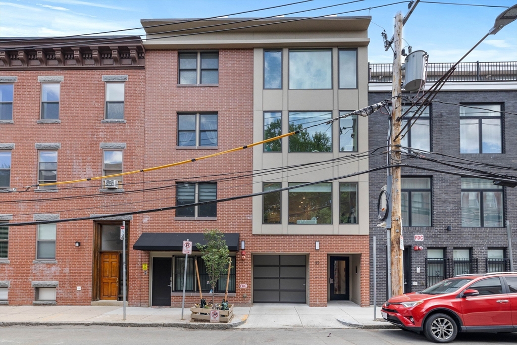 Boston, Massachusetts, 02128, United States, 2 Bedrooms Bedrooms, ,2 BathroomsBathrooms,Residential,For Sale,1984117