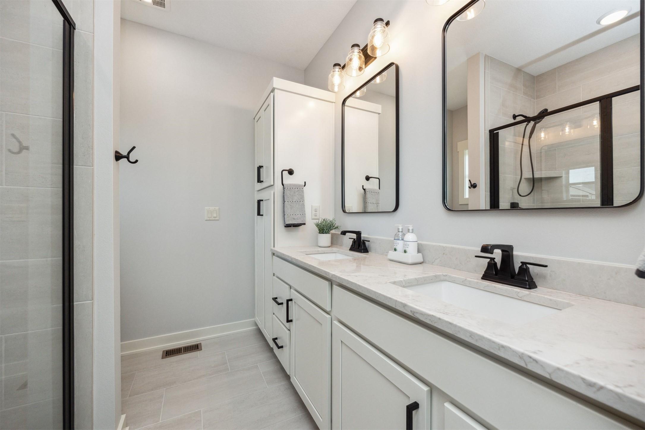 Clive, Iowa, 50325, United States, 4 Bedrooms Bedrooms, ,3 BathroomsBathrooms,Residential,For Sale,1977212