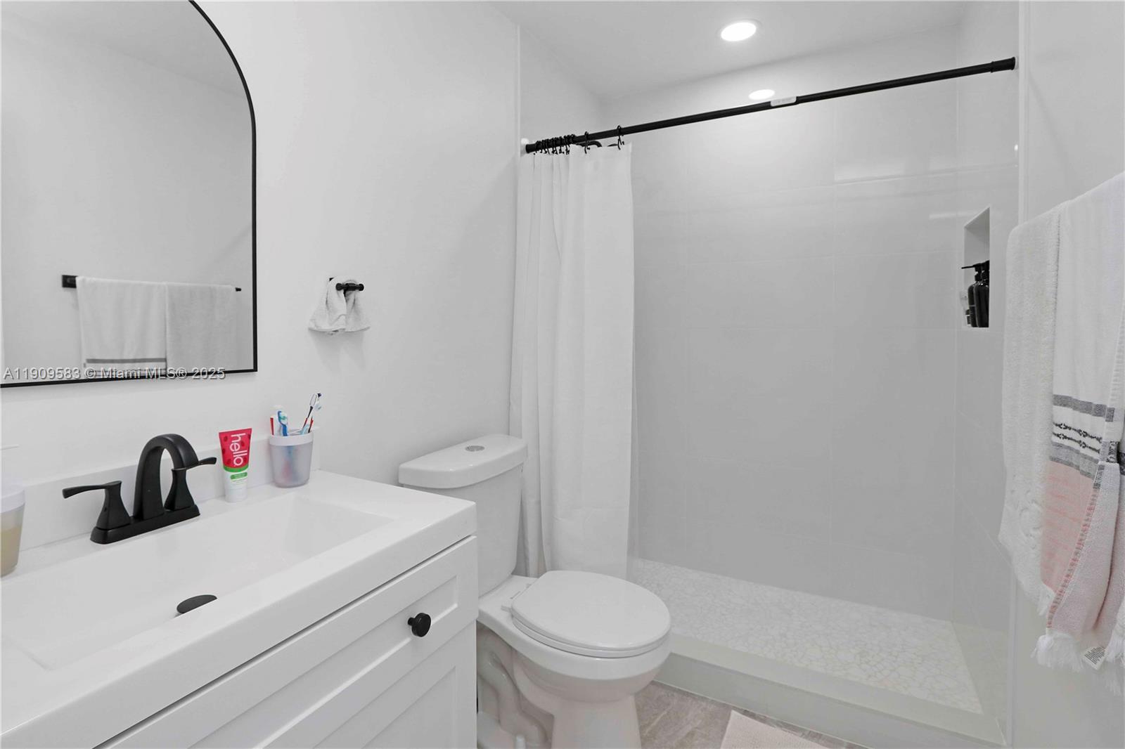 Miami, Florida, 33155, United States, 4 Bedrooms Bedrooms, ,4 BathroomsBathrooms,Residential,For Sale,1987905