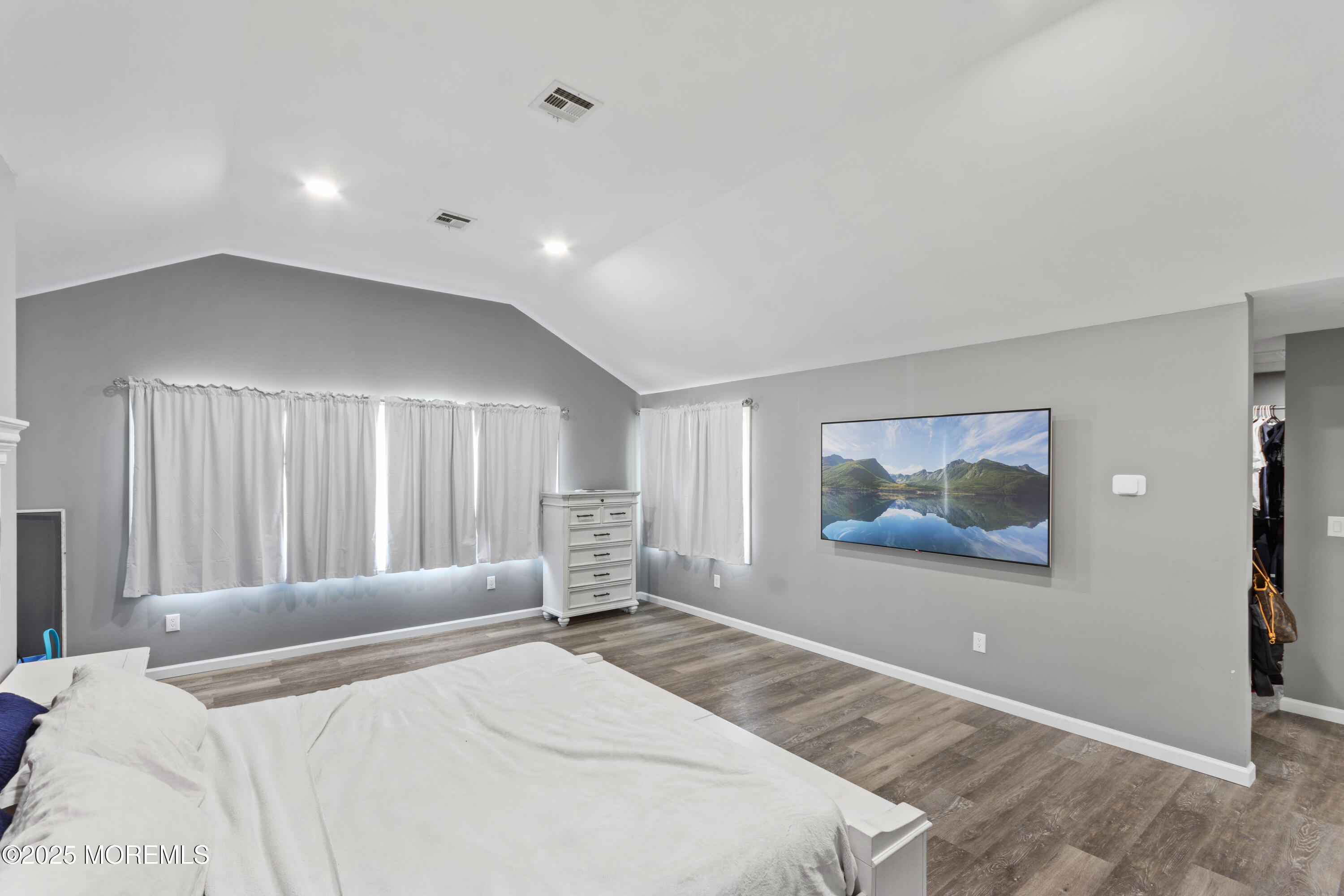 Howell, New Jersey, 07731, United States, 4 Bedrooms Bedrooms, ,3 BathroomsBathrooms,Residential,For Sale,1904378