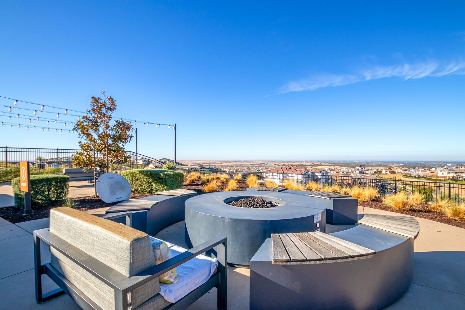 Folsom, California, 95630, United States, 4 Bedrooms Bedrooms, ,3 BathroomsBathrooms,Residential,For Sale,1924612