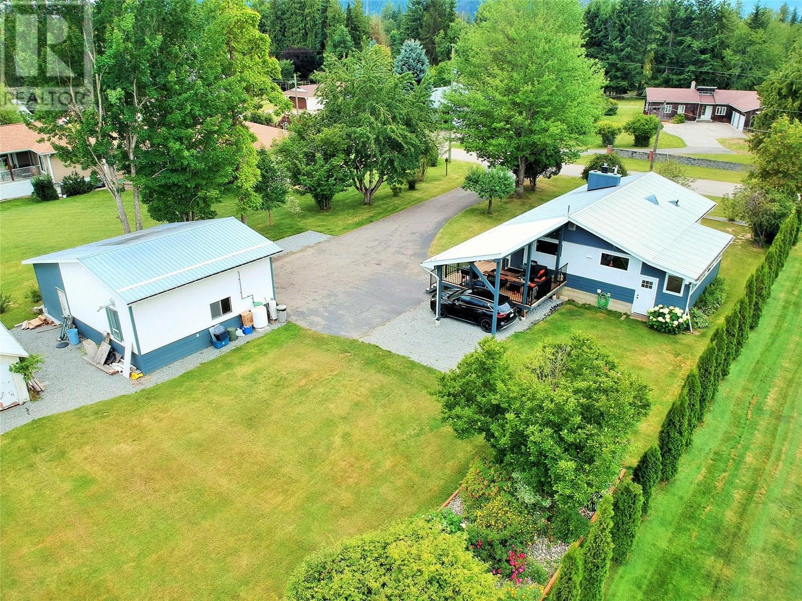 SICAMOUS, British Columbia, V0E 2V4, CA, 3 Bedrooms Bedrooms, ,2 BathroomsBathrooms,Residential,For Sale,1903862
