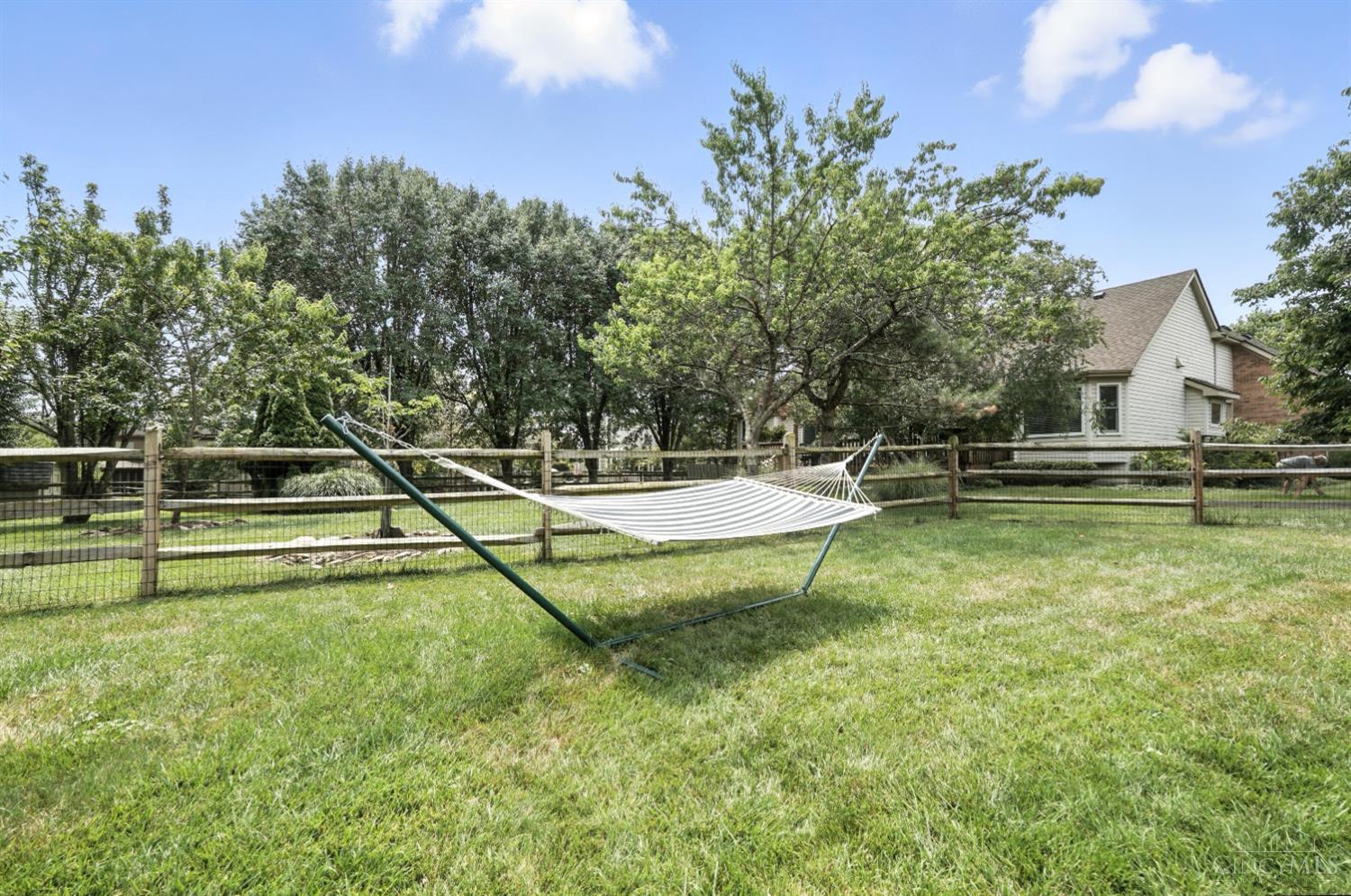 Blue Ash, Ohio, 45241, United States, 4 Bedrooms Bedrooms, ,4 BathroomsBathrooms,Residential,For Sale,1902306