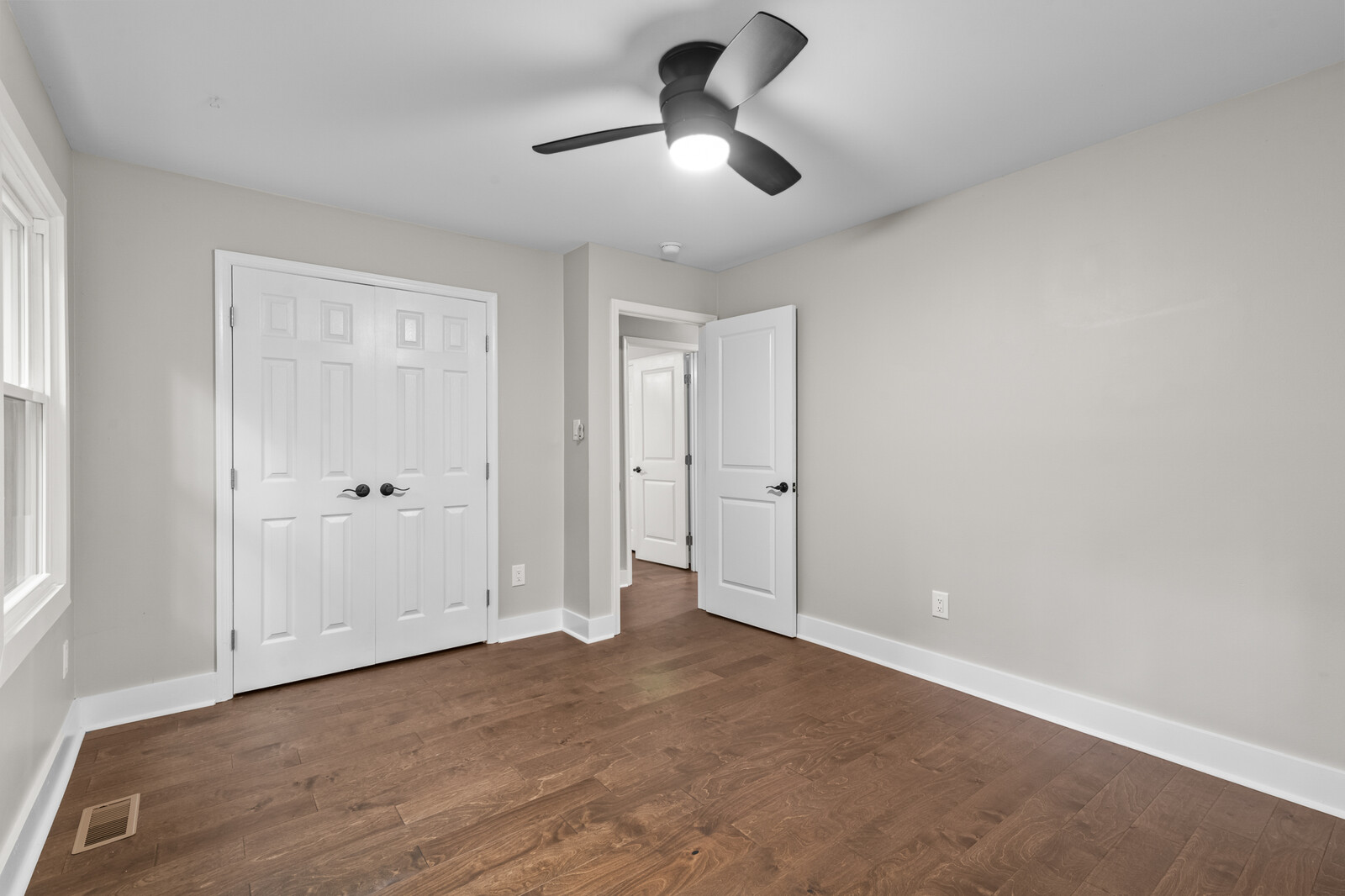 Yorktown, Virginia, 236923604, United States, 3 Bedrooms Bedrooms, ,2 BathroomsBathrooms,Residential,For Sale,1983250