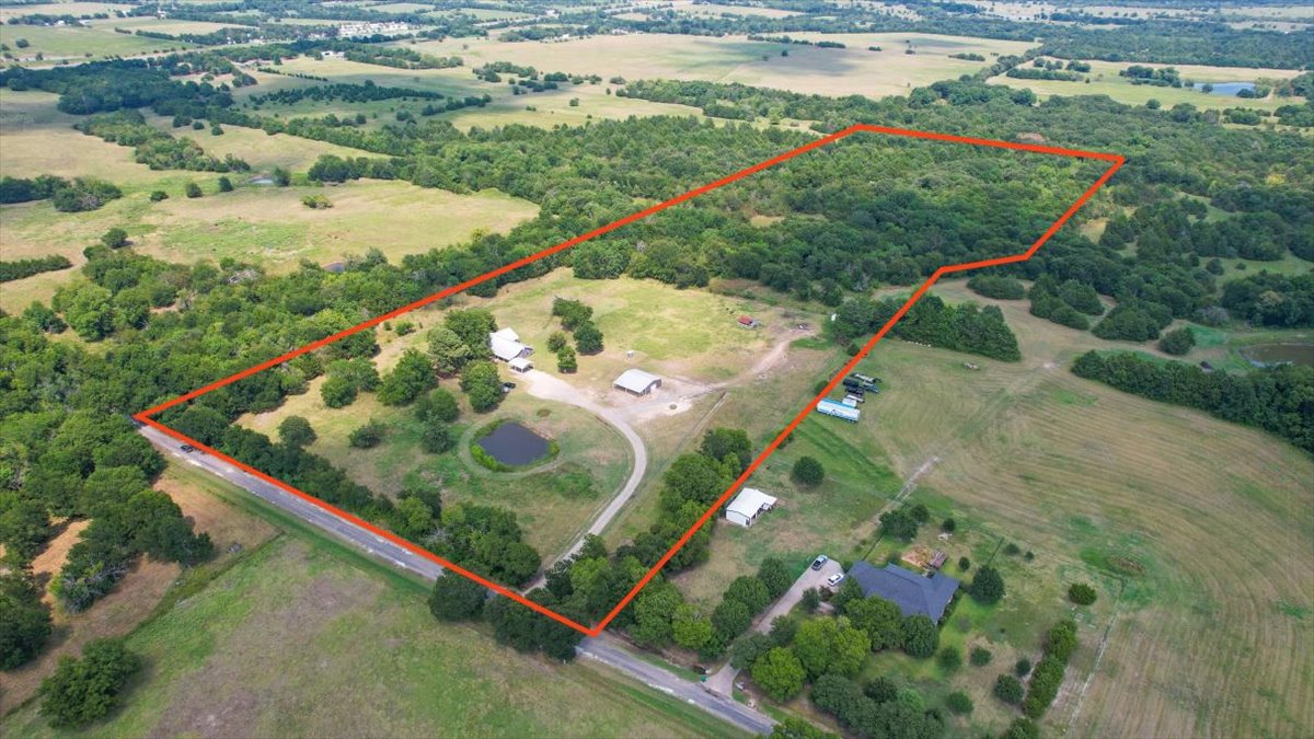 Savoy, Texas, 75479, United States, 3 Bedrooms Bedrooms, ,2 BathroomsBathrooms,Residential,For Sale,1979874