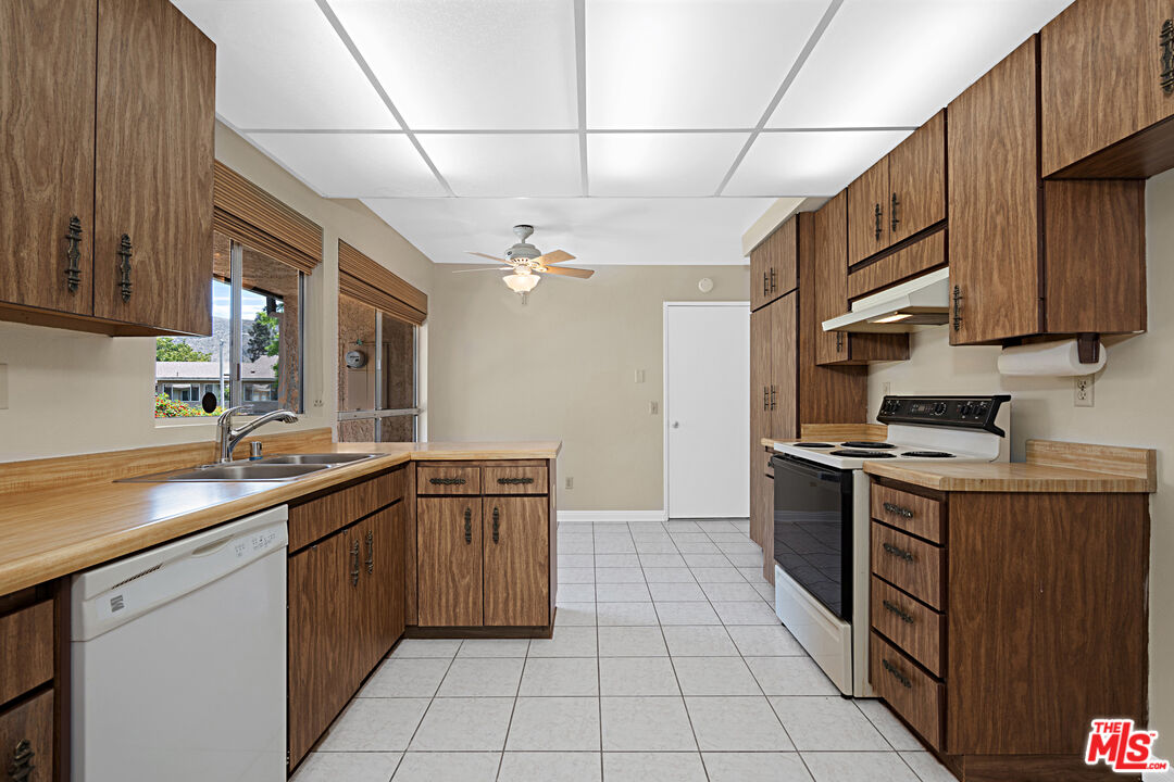 Camarillo, California, 93012, United States, 2 Bedrooms Bedrooms, ,2 BathroomsBathrooms,Residential,For Sale,1877157