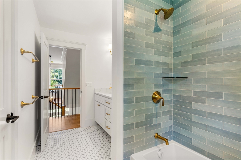 North Reading, Massachusetts, 01864, United States, 4 Bedrooms Bedrooms, ,3 BathroomsBathrooms,Residential,For Sale,1927425