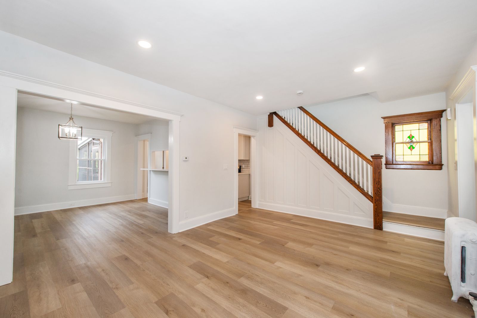 Bergen, Lyndhurst Township, New Jersey, 07071, United States, 3 Bedrooms Bedrooms, ,2 BathroomsBathrooms,Residential,For Sale,1980674