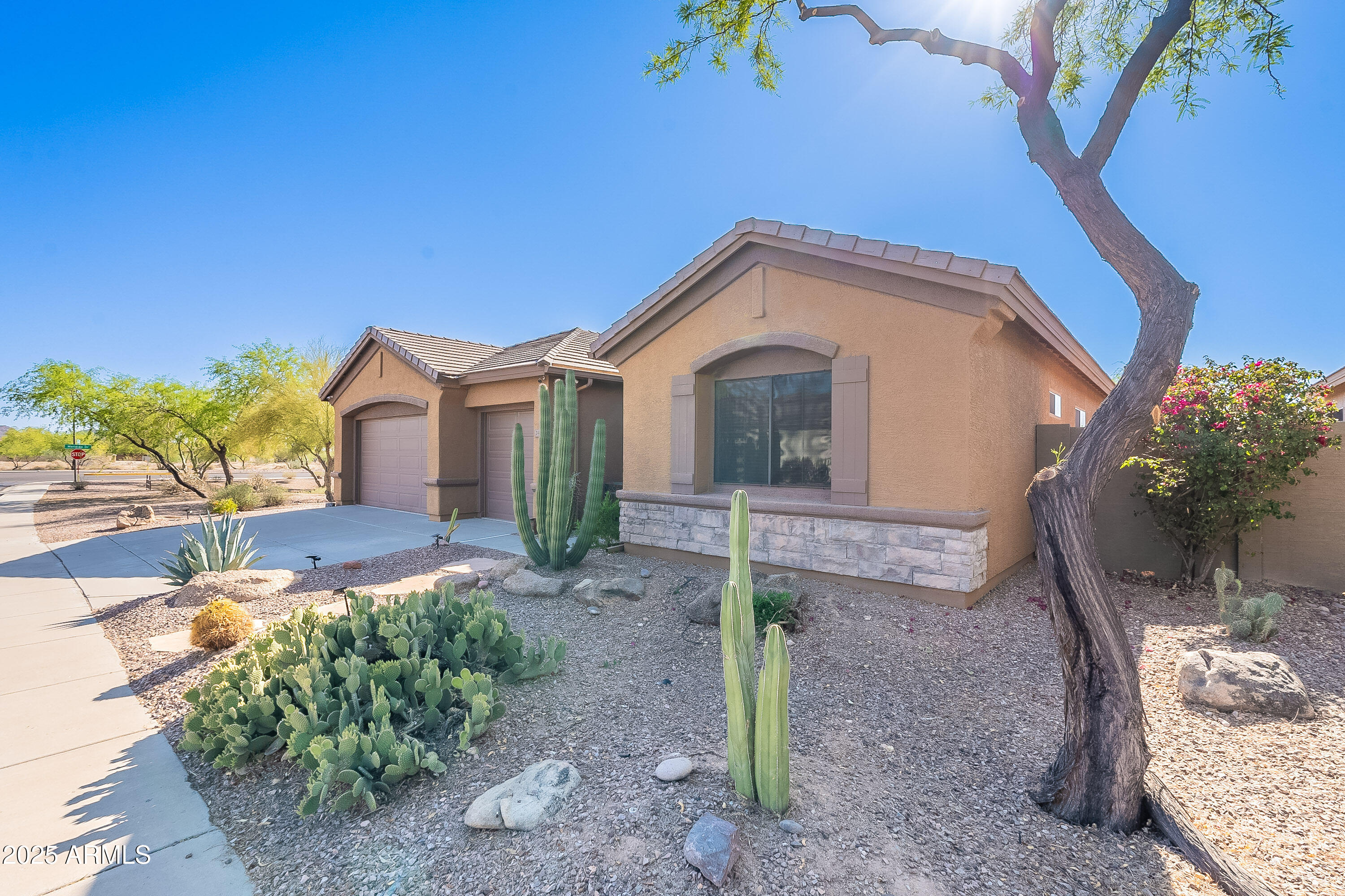 Phoenix, Arizona, 85086, United States, 3 Bedrooms Bedrooms, ,Residential,For Sale,1940950
