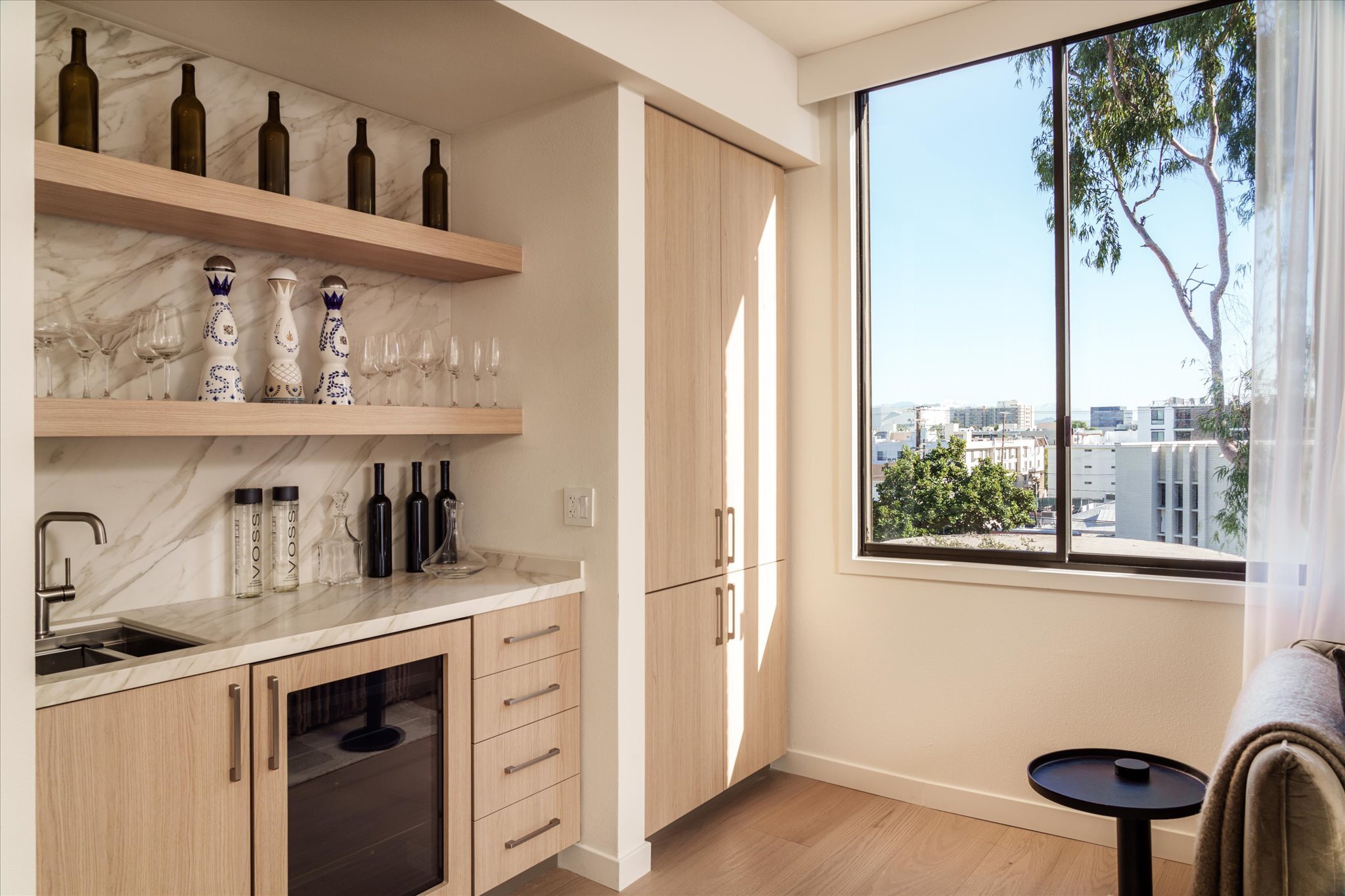  300 N Swall Dr - 物件實景