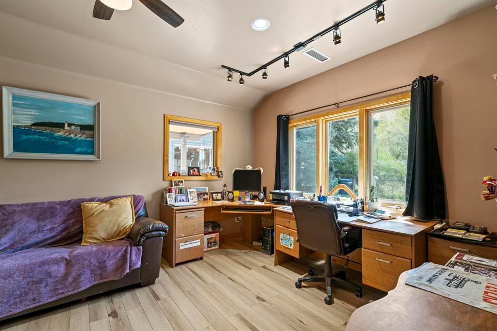 Durango, Colorado, 81301, United States, 3 Bedrooms Bedrooms, ,2 BathroomsBathrooms,Residential,For Sale,1794547