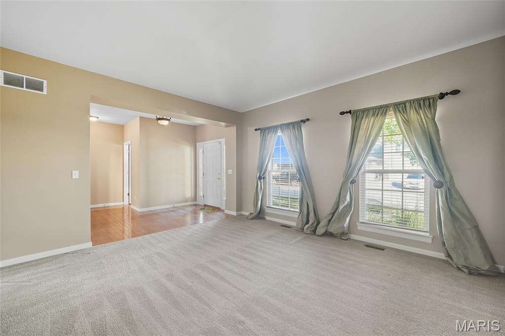 Eureka, Missouri, 63025, United States, 4 Bedrooms Bedrooms, ,3 BathroomsBathrooms,Residential,For Sale,1955087