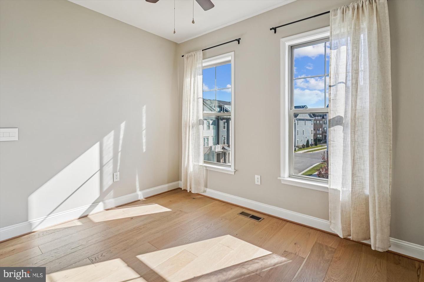 Dumfries, Virginia, 22026, United States, 3 Bedrooms Bedrooms, ,3 BathroomsBathrooms,Residential,For Sale,1988317