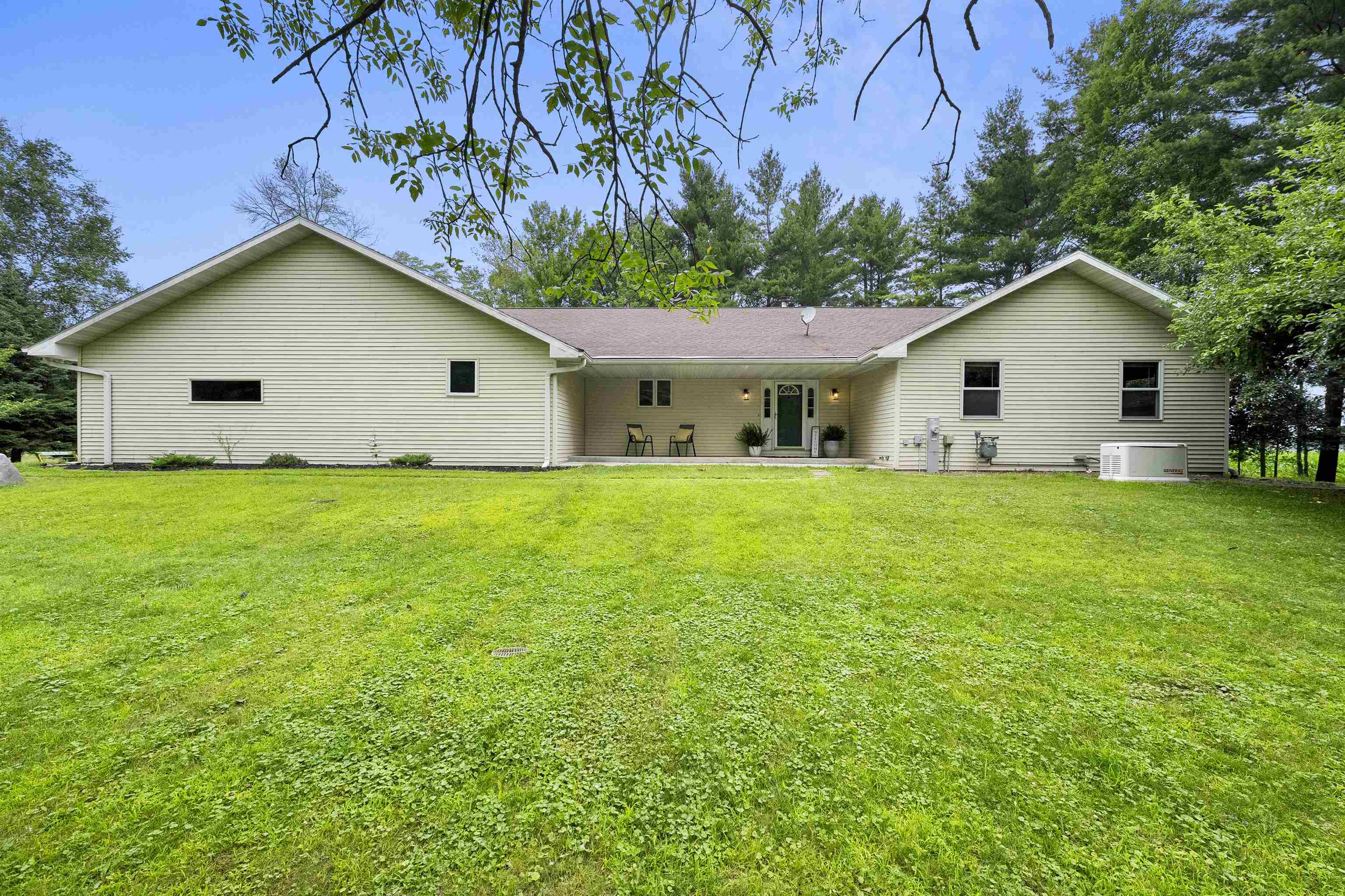 SUAMICO, Wisconsin, 54173, United States, 3 Bedrooms Bedrooms, ,4 BathroomsBathrooms,Residential,For Sale,1911099