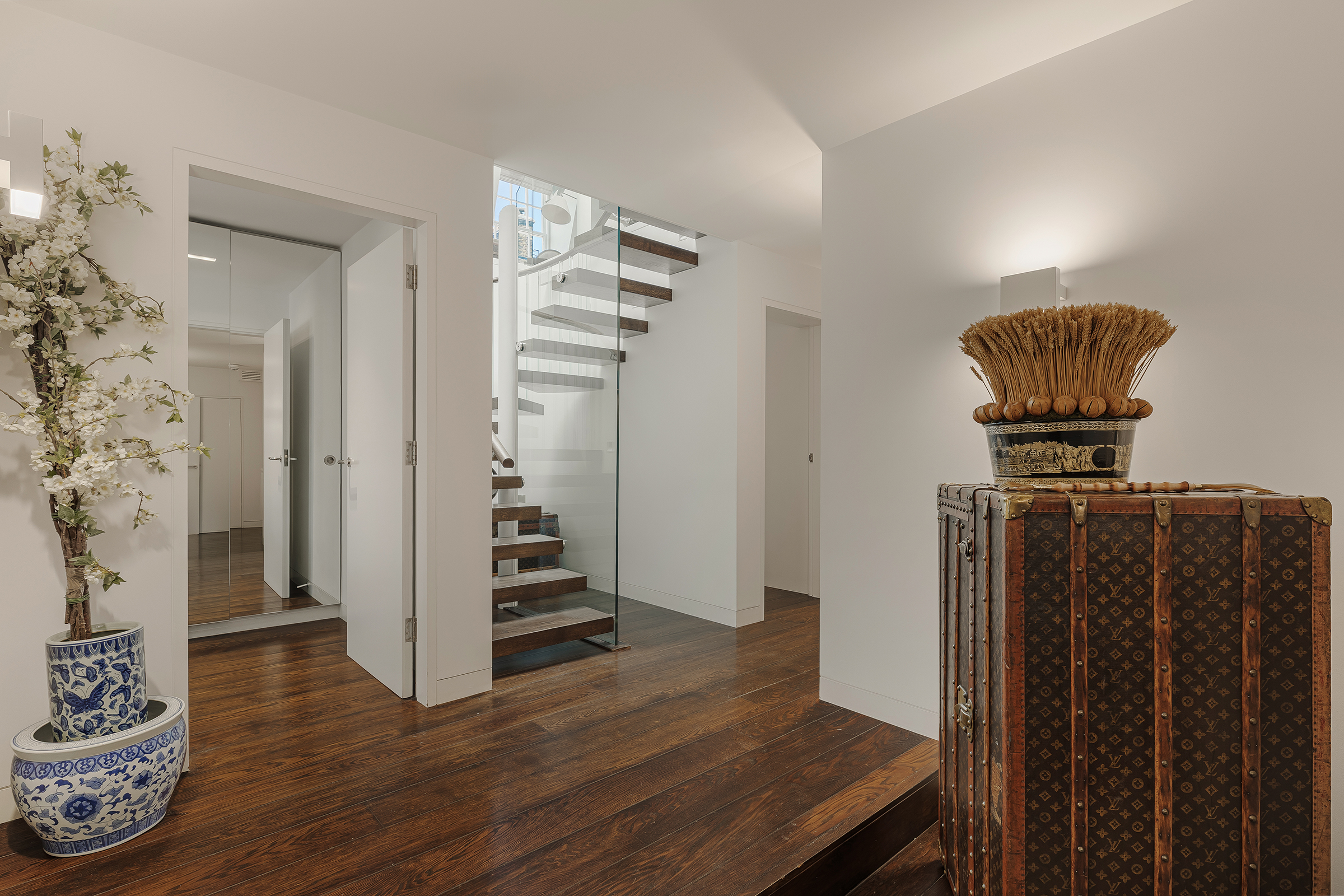  A Duplex Penthouse Overlooking Connaught Square - 物件實景