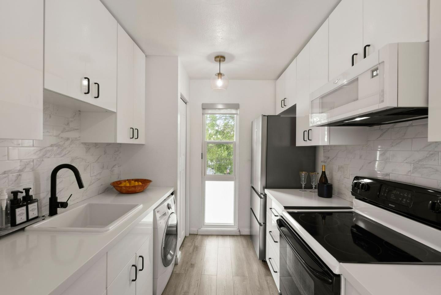 San Mateo, California, 94403, United States, 2 Bedrooms Bedrooms, ,1 BathroomBathrooms,Residential,For Sale,1947127