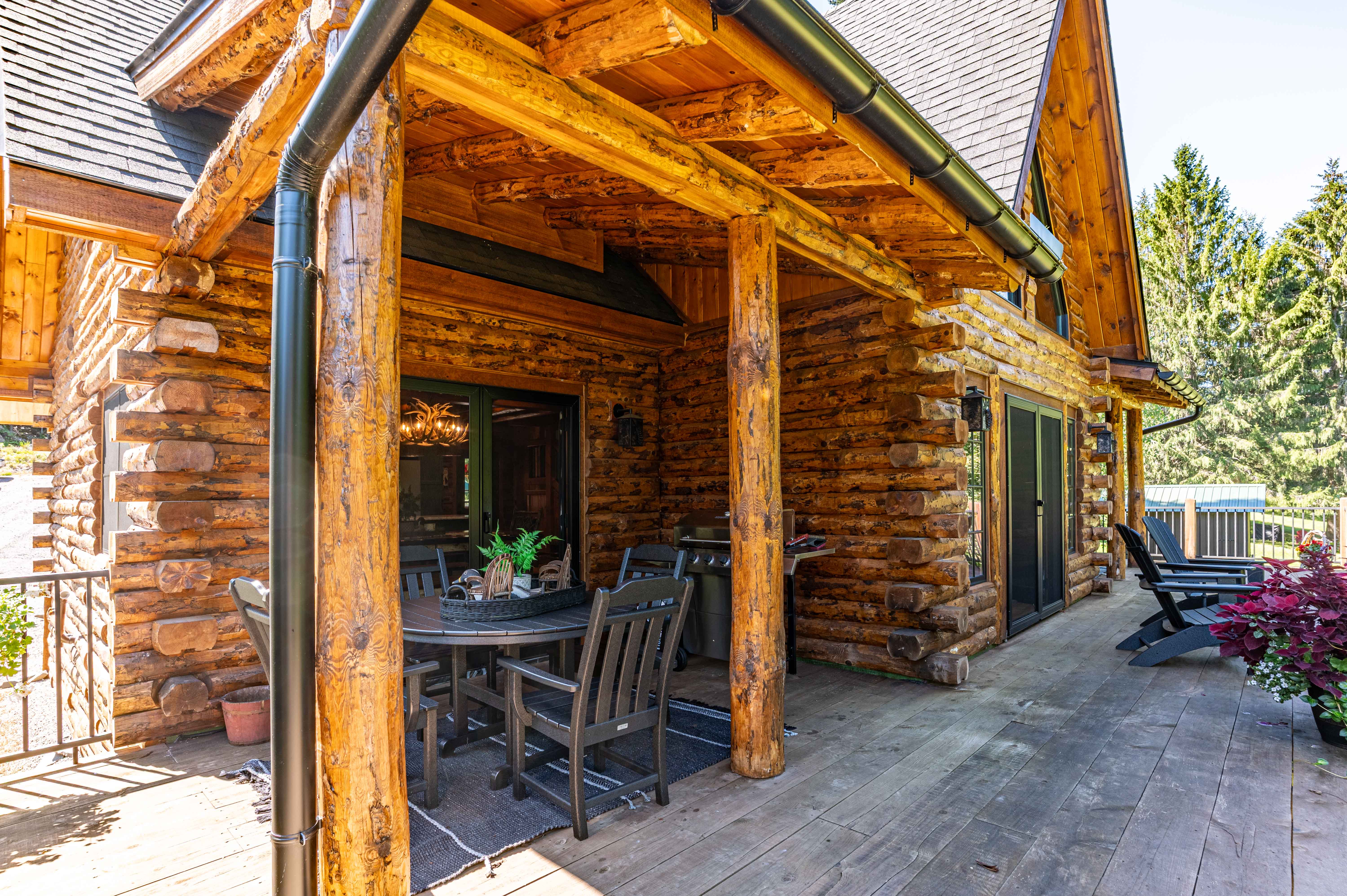  Log Cabin with Flair - 物件實景