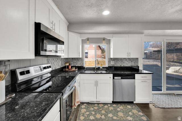 Sandy, Utah, 84094, United States, 3 Bedrooms Bedrooms, ,2 BathroomsBathrooms,Residential,For Sale,2015306