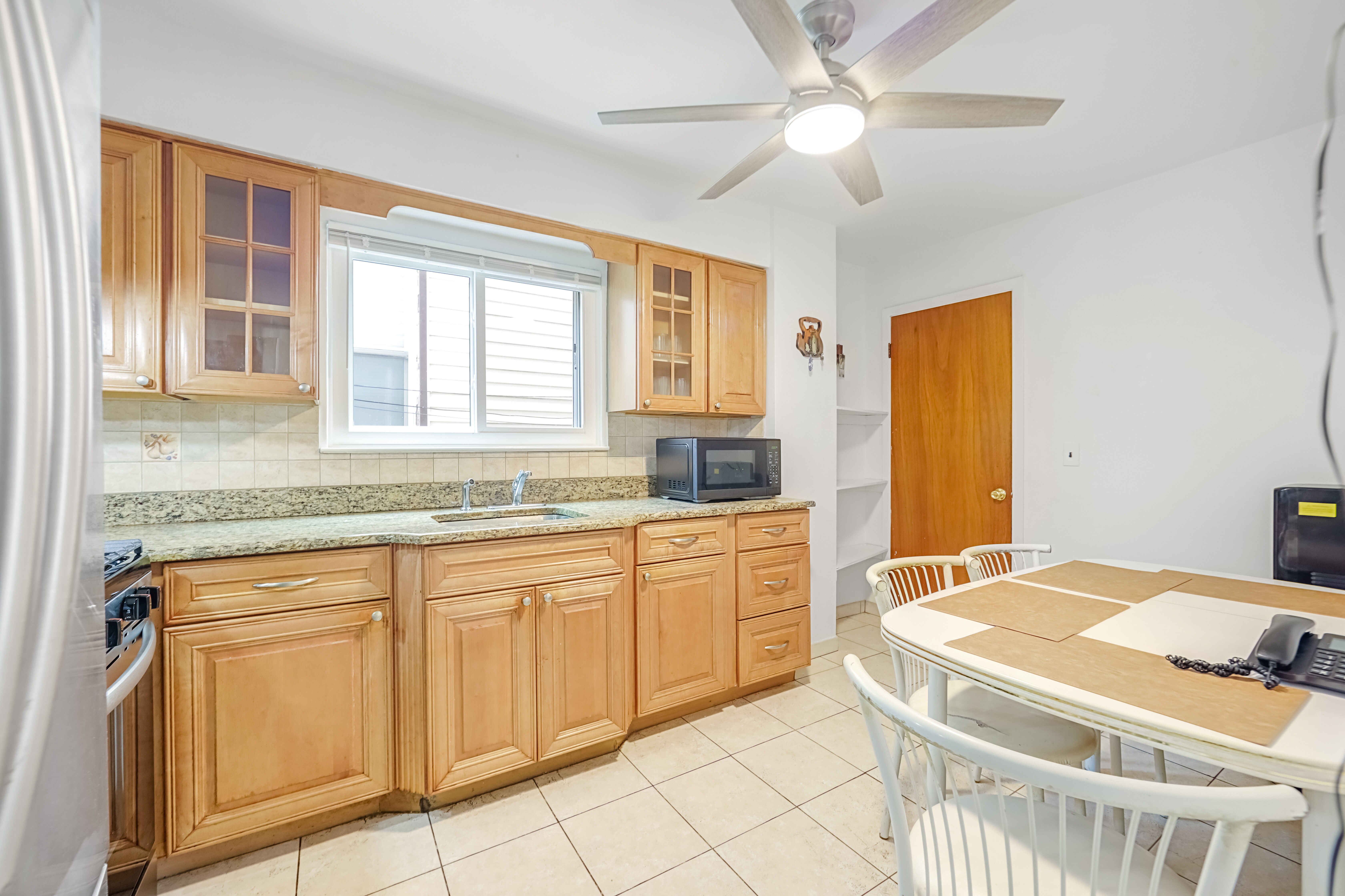 Cliffside Park, New Jersey, 07010, United States, 3 Bedrooms Bedrooms, ,1 BathroomBathrooms,Residential,For Sale,1982827