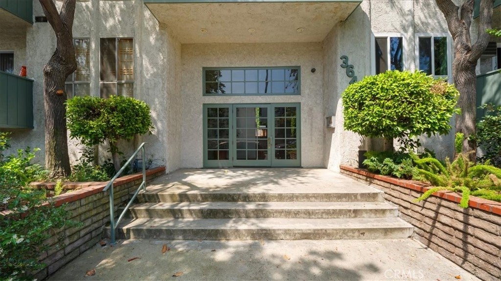 Los Angeles, California, 90034, United States, 2 Bedrooms Bedrooms, ,2 BathroomsBathrooms,Residential,For Sale,2025767