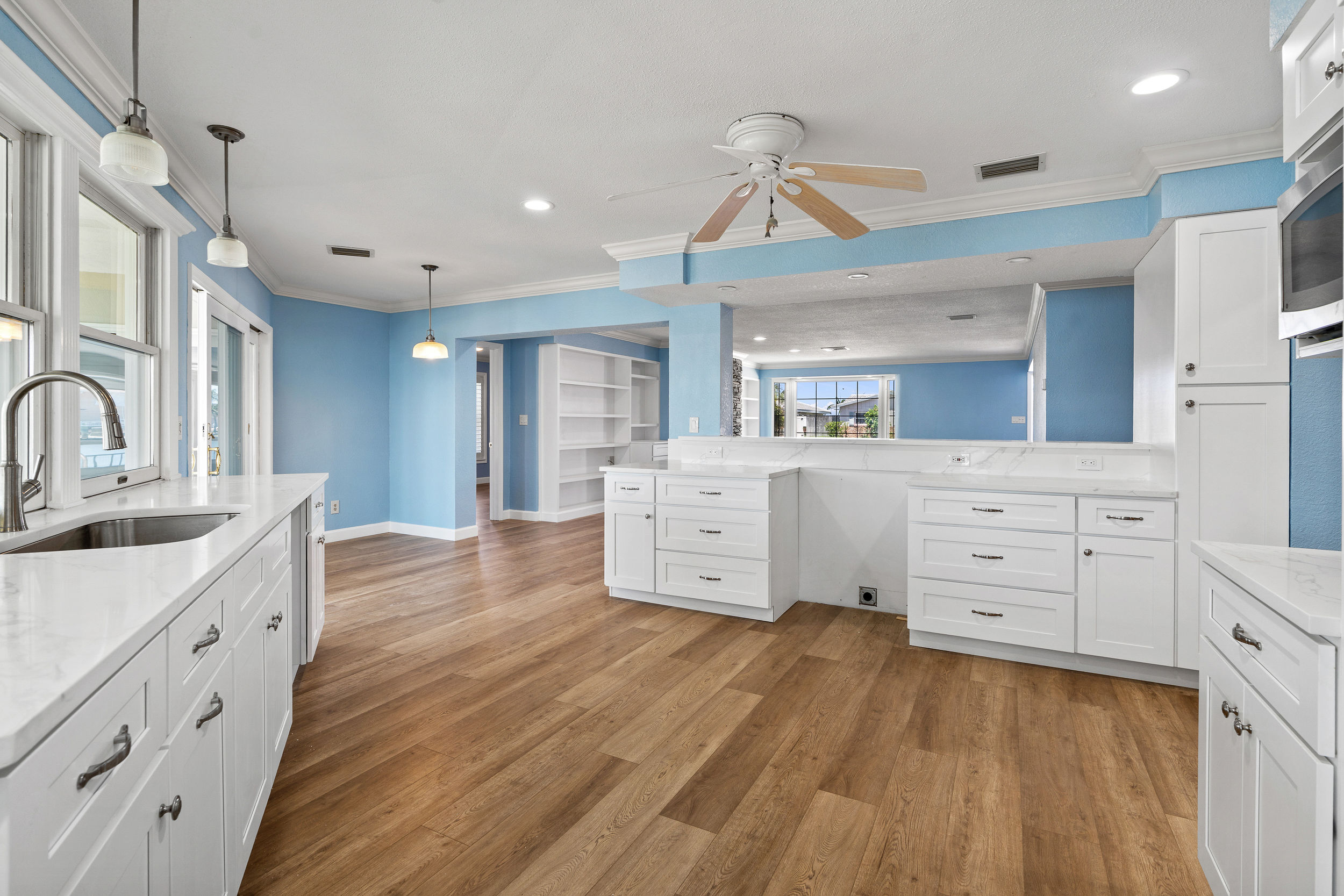 Seminole, Florida, 33772, United States, 3 Bedrooms Bedrooms, ,3 BathroomsBathrooms,Residential,For Sale,1900666