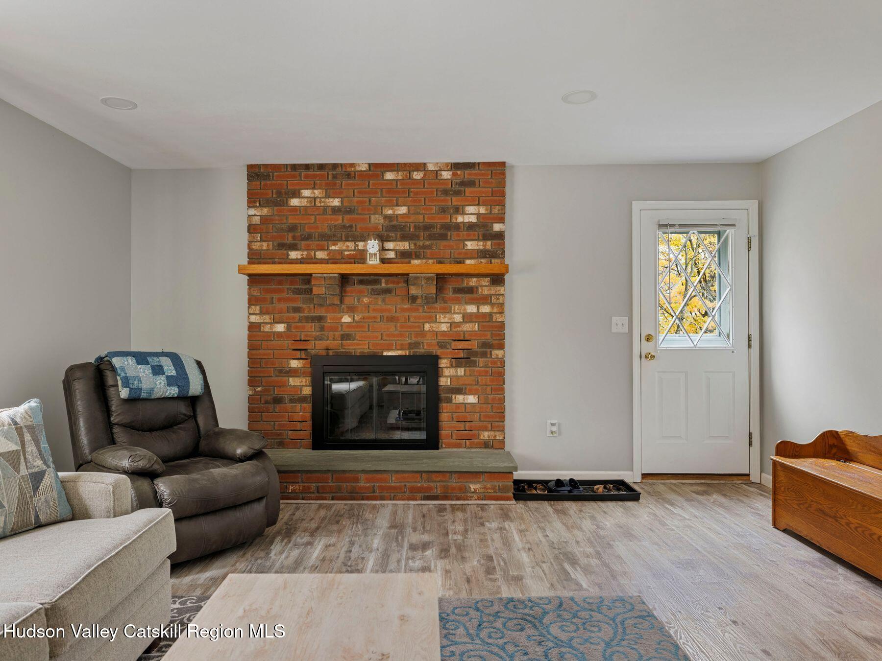 Lake Katrine, New York, 12449, United States, 4 Bedrooms Bedrooms, ,3 BathroomsBathrooms,Residential,For Sale,1987709