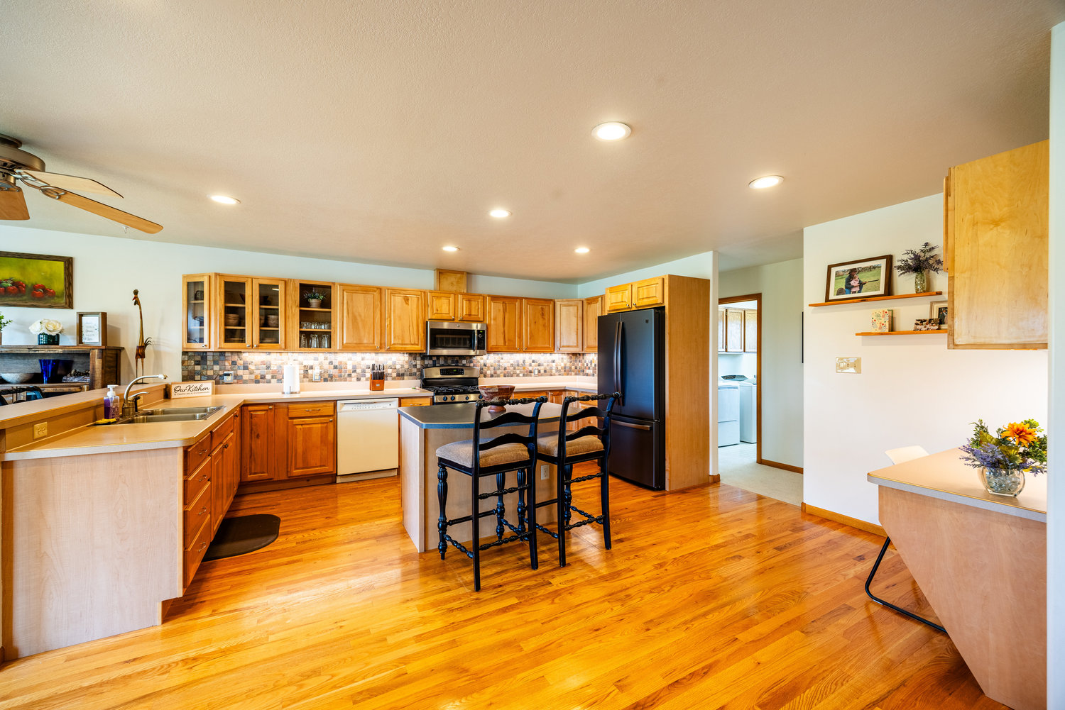 Sheridan, Wyoming, 82801, United States, 3 Bedrooms Bedrooms, ,2 BathroomsBathrooms,Residential,For Sale,1941292