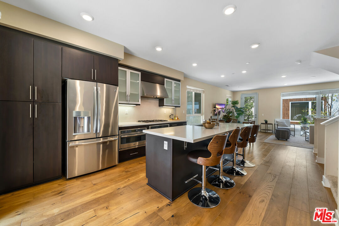 Los Angeles, California, 90068, United States, 3 Bedrooms Bedrooms, ,4 BathroomsBathrooms,Residential,For Sale,1891142