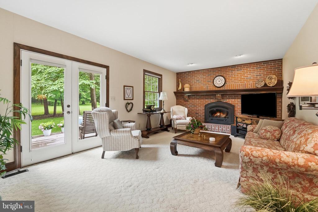 Warrenton, Virginia, 20187, United States, 4 Bedrooms Bedrooms, ,3 BathroomsBathrooms,Residential,For Sale,2048505