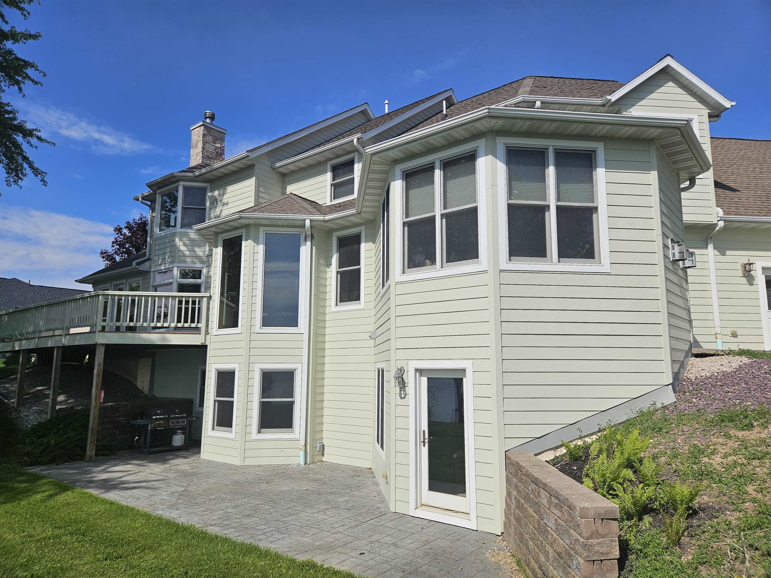 CHILTON, Wisconsin, 53014, United States, 5 Bedrooms Bedrooms, ,6 BathroomsBathrooms,Residential,For Sale,1927210