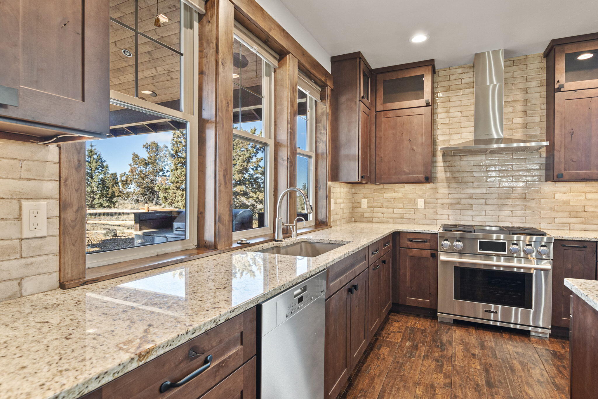 Powell Butte, Oregon, 97753, United States, 4 Bedrooms Bedrooms, ,3 BathroomsBathrooms,Residential,For Sale,1973893