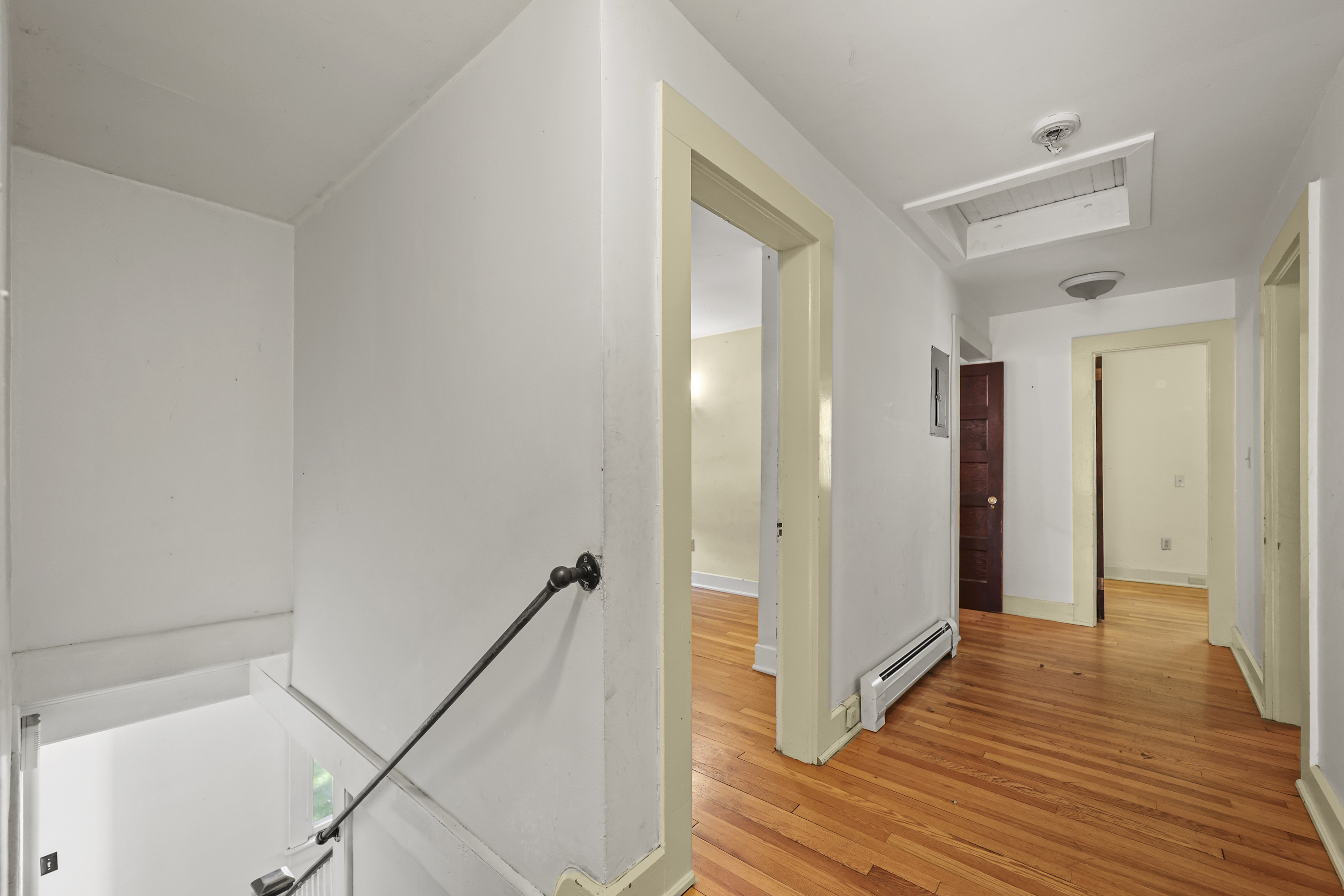 CHARMING STOCKBRIDGE 4-BED HOME AWAITS YOUR VISION - 物件實景