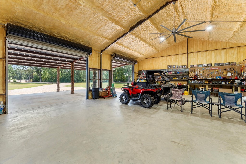 Rusk, Texas, 75785, United States, 1 Bedroom Bedrooms, ,3 BathroomsBathrooms,Residential,For Sale,1918158