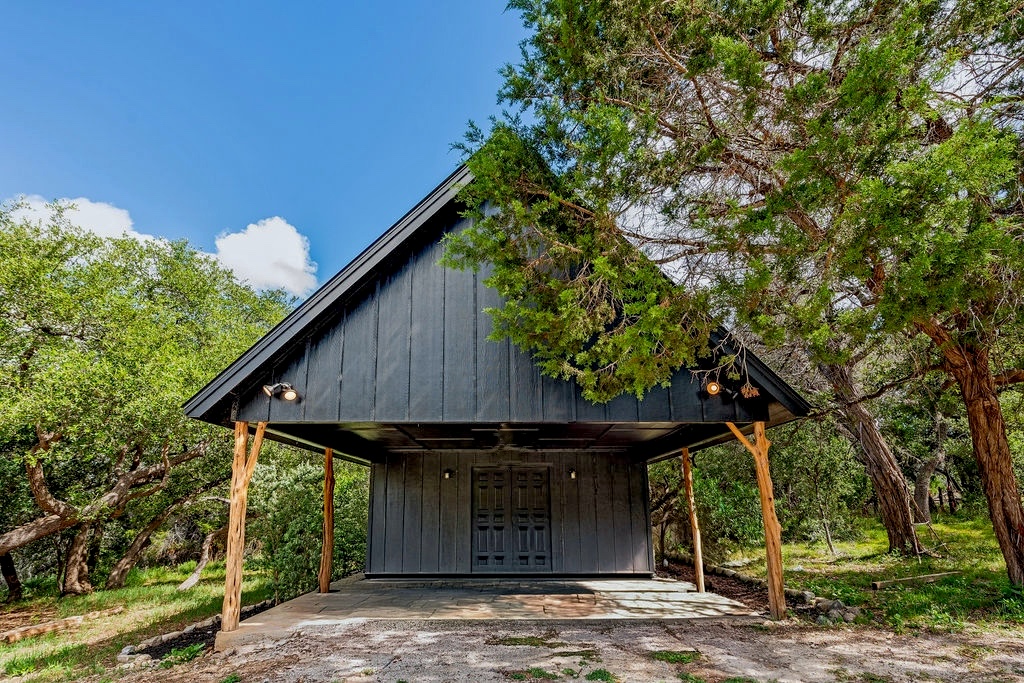Wimberley, Texas, 78676, United States, 2 Bedrooms Bedrooms, ,2 BathroomsBathrooms,Residential,For Sale,1942649