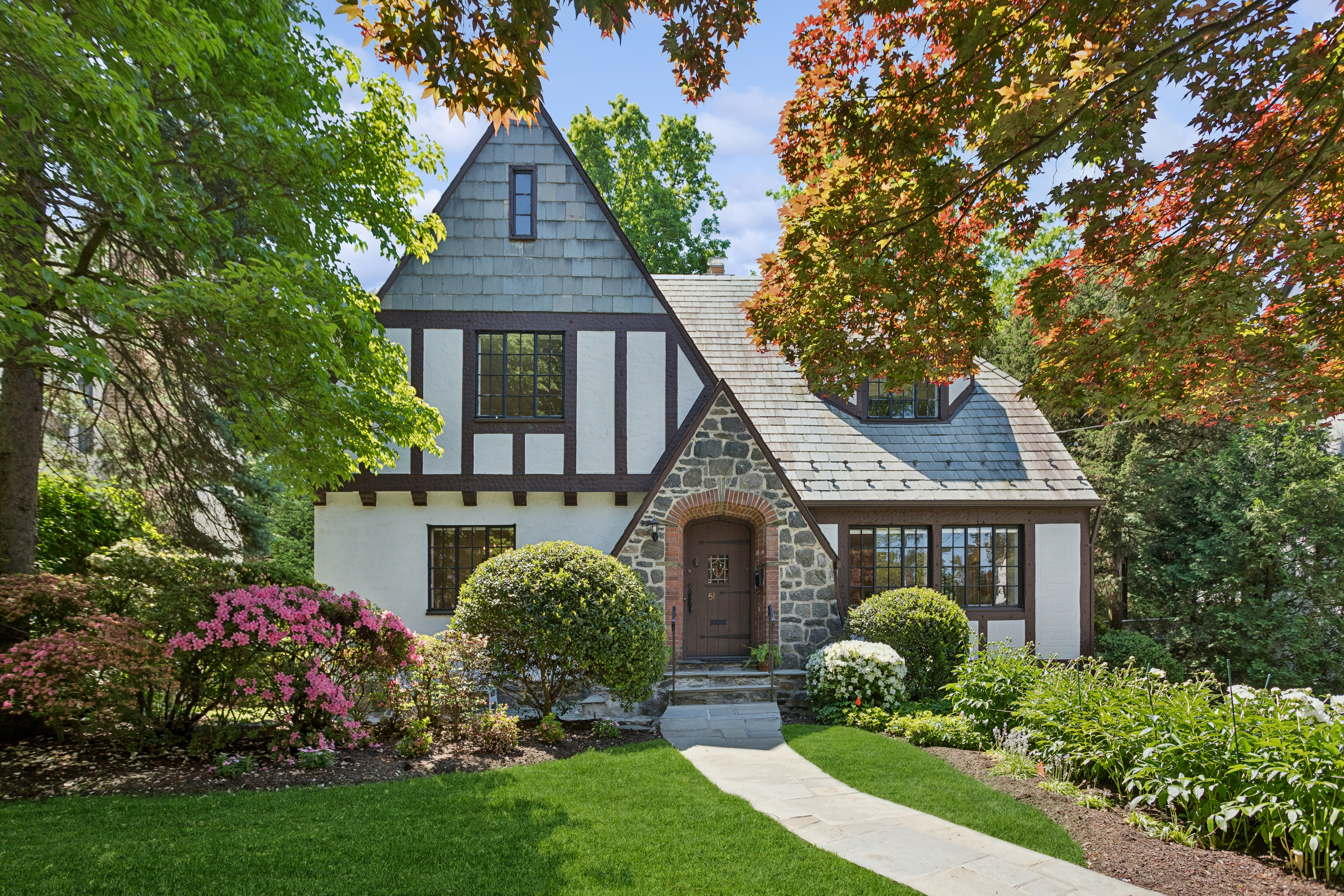  Lovely Rouken Glen Tudor - 物件實景