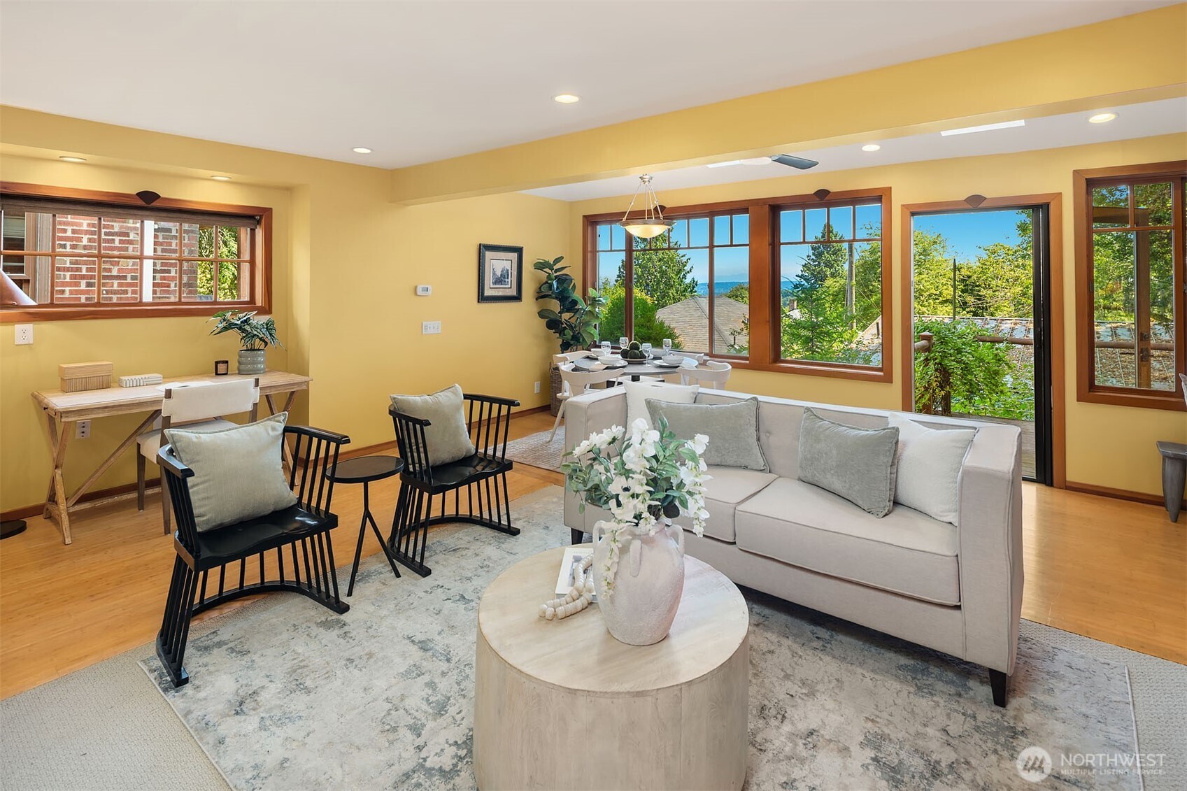 Seattle, Washington, 98112, United States, ,Residential,For Sale,1911178