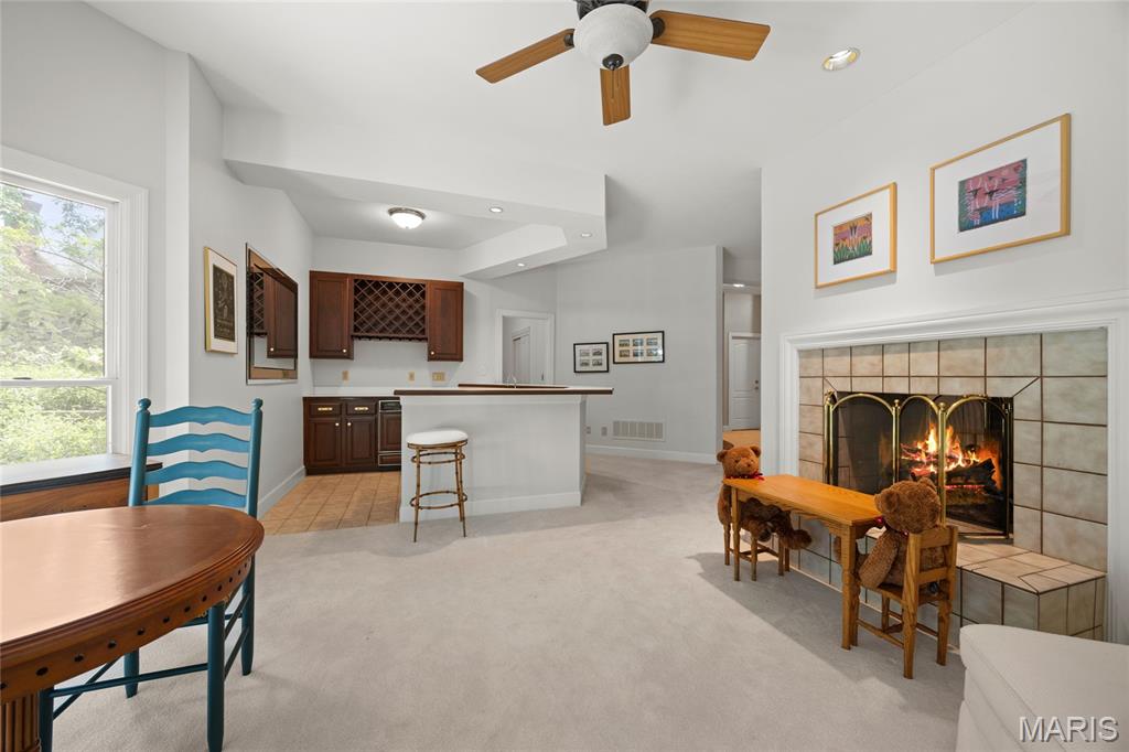 Chesterfield, Missouri, 63017, United States, 3 Bedrooms Bedrooms, ,4 BathroomsBathrooms,Residential,For Sale,1890003