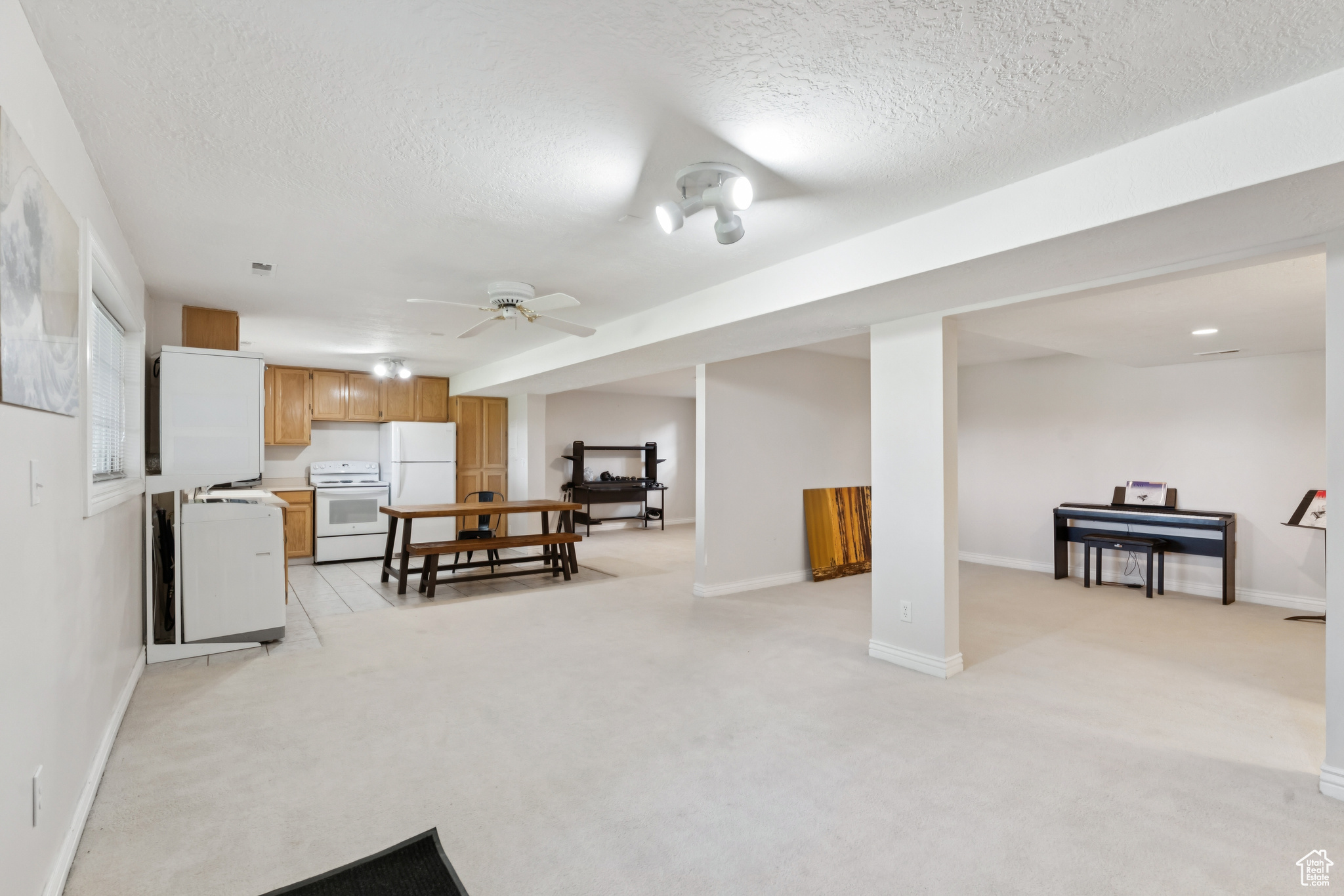 Draper, Utah, 84020, United States, 6 Bedrooms Bedrooms, ,4 BathroomsBathrooms,Residential,For Sale,1848551