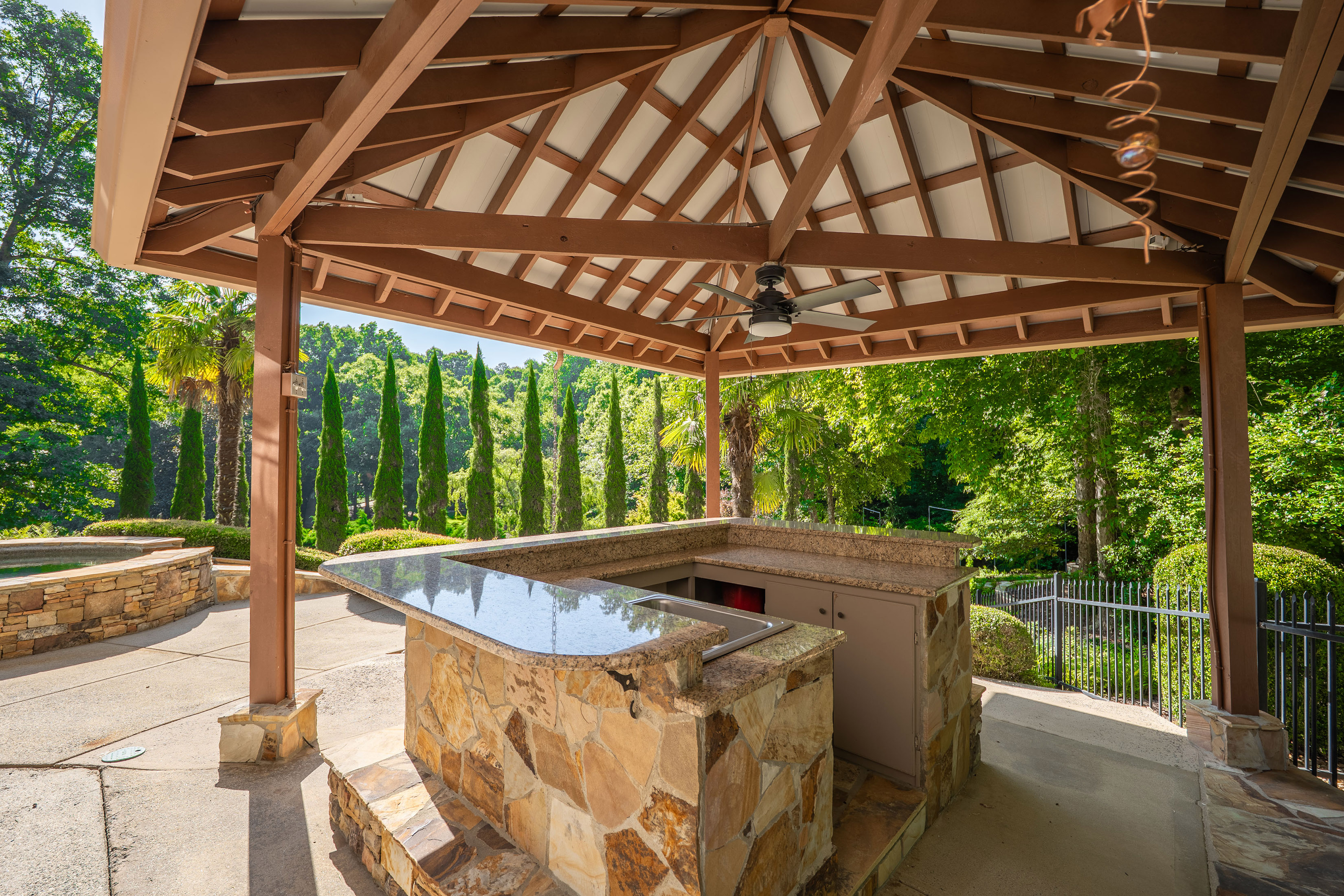  Exceptional Seven Bedroom Estate on Private Cul-de-sac - 物件實景