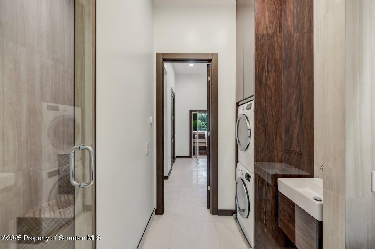 Bear Creek, Pennsylvania, 18602, United States, 4 Bedrooms Bedrooms, ,3 BathroomsBathrooms,Residential,For Sale,2002172