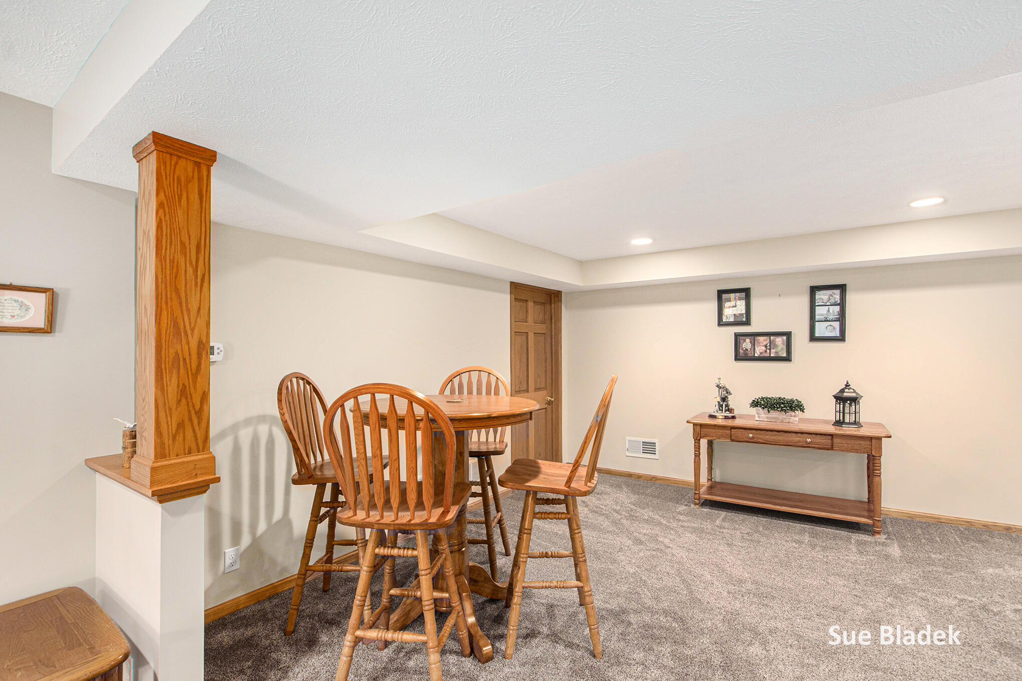 Holland, Michigan, 49424, United States, 3 Bedrooms Bedrooms, ,3 BathroomsBathrooms,Residential,For Sale,1989003