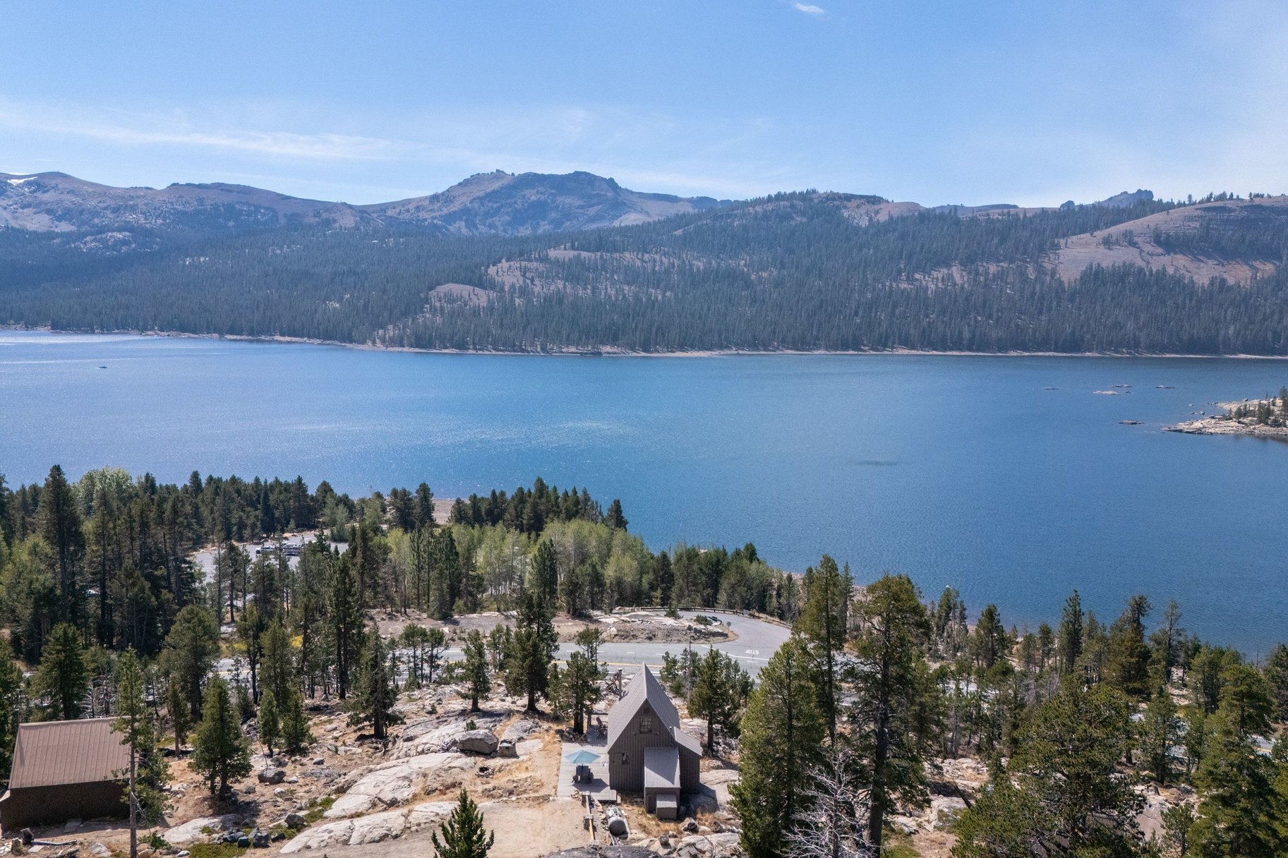  The Juniper Cabin: A Wild Invitation to See the World Differently - 物件實景