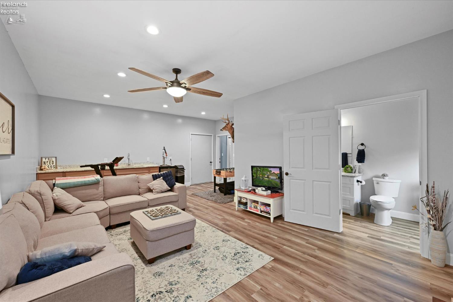 Port Clinton, Ohio, 43452, United States, 3 Bedrooms Bedrooms, ,3 BathroomsBathrooms,Residential,For Sale,1976751