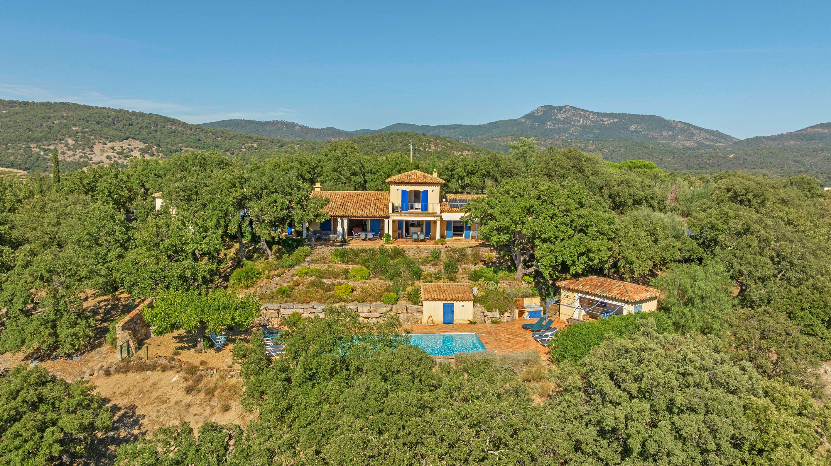  Luxury provençal property for sale near Sainte-Maxime and Saint-Tropez - 物件實景