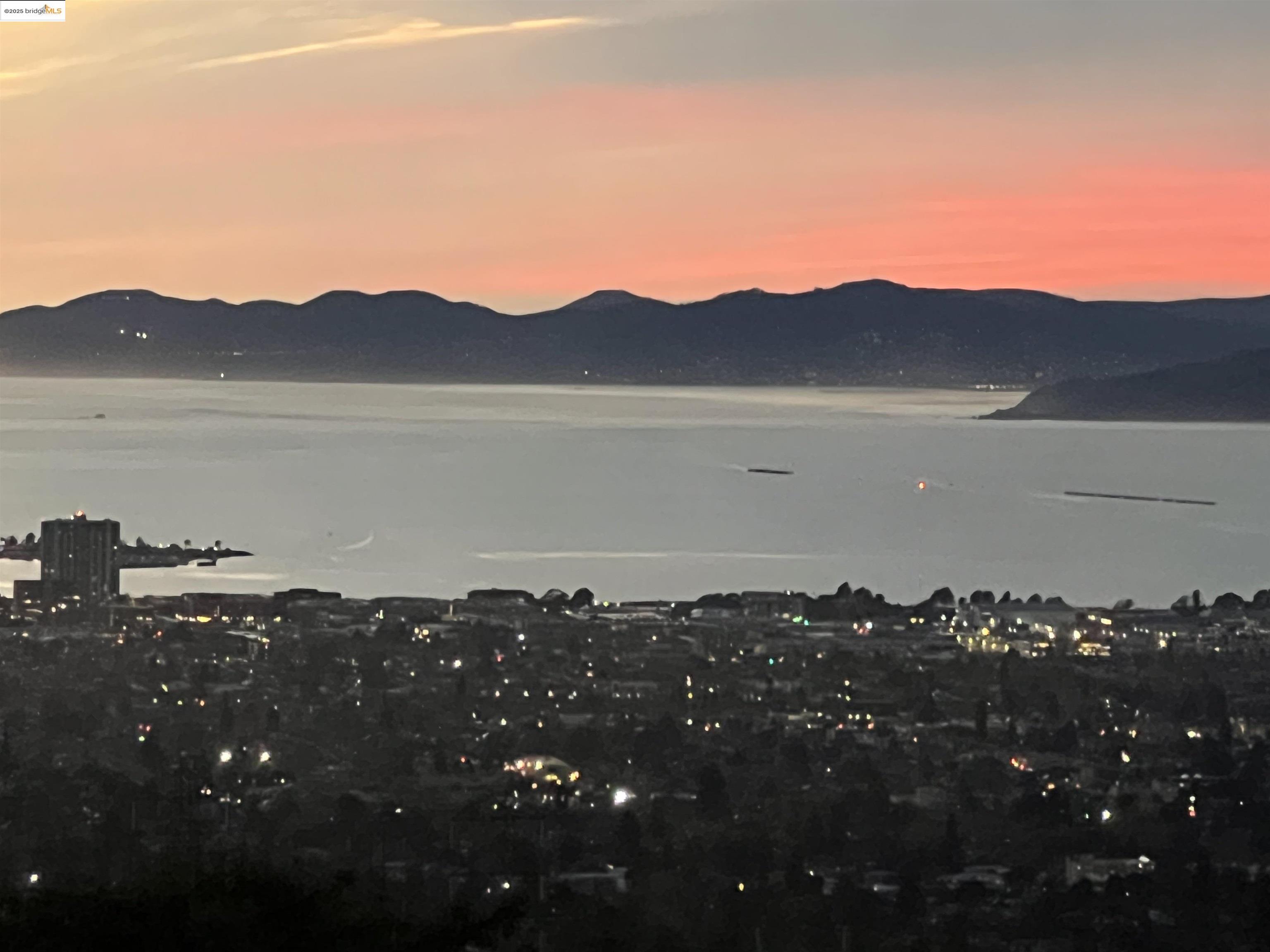 Oakland, California, 94611, United States, 2 Bedrooms Bedrooms, ,1 BathroomBathrooms,Residential,For Sale,1803995