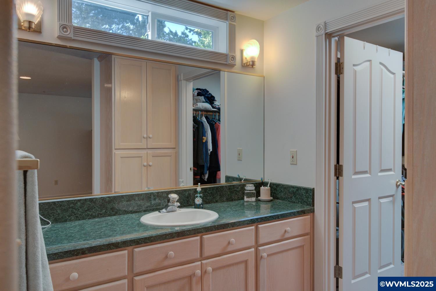 Florence, Oregon, 97439, United States, 3 Bedrooms Bedrooms, ,3 BathroomsBathrooms,Residential,For Sale,1942311